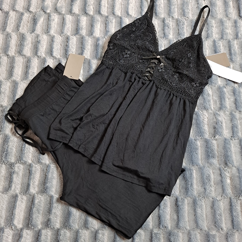 Daysi fuentes sleepwear